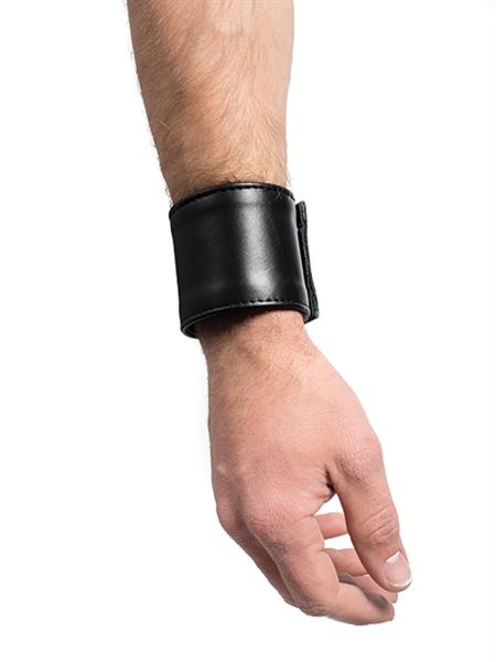 Mister B Leather Small Wrist Wallet With Zip