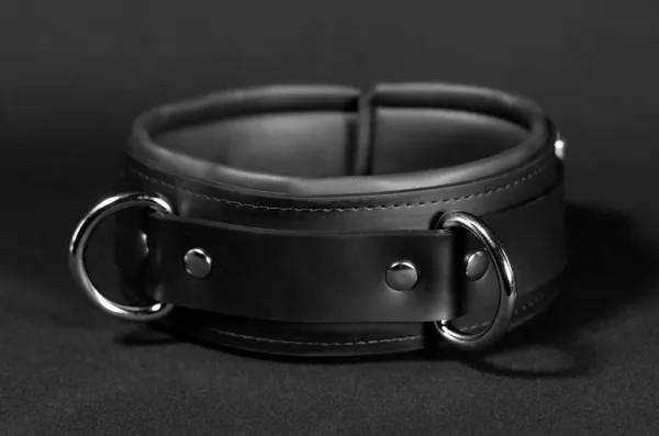 Neoprene Locking Bondage Collar - Sort